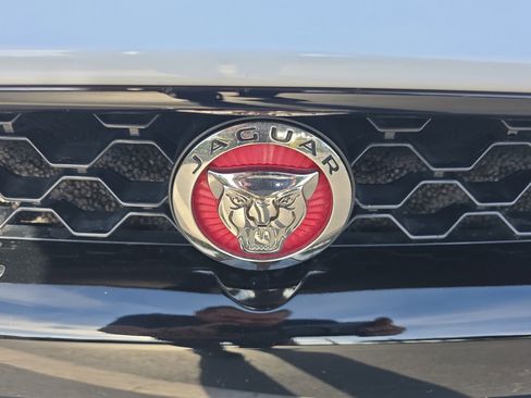 Used 2020 Jaguar F-TYPE P340 image 9