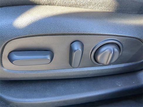 Used 2024 Chevrolet Equinox LT image 23