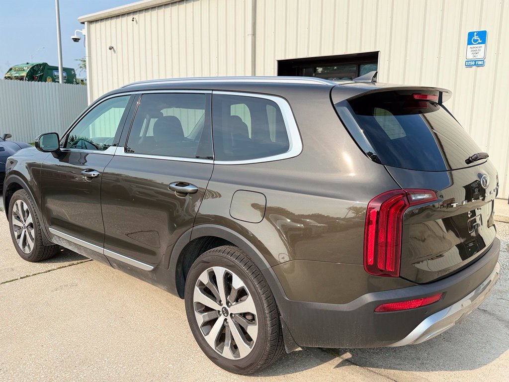 Used 2021 Kia Telluride S FWD image 3