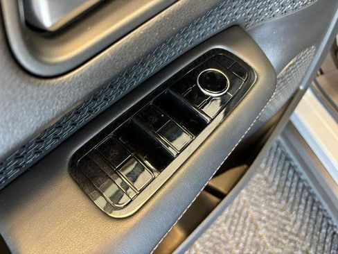 Certified 2024 Nissan Ariya FWD image 16