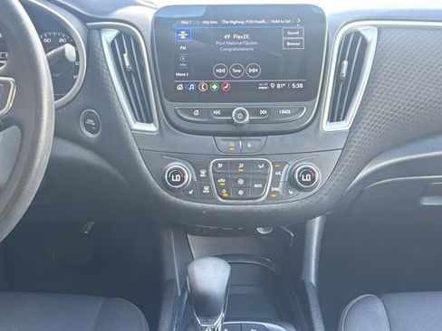 Used 2024 Chevrolet Malibu LT FWD image 3