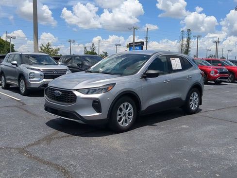Used 2023 Ford Escape Active w/ Tech Pack #1 FWD image 1