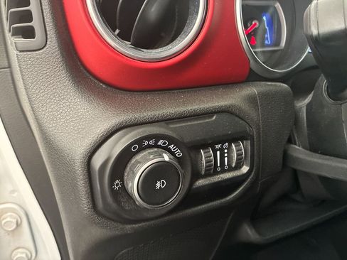 Used 2018 Jeep Wrangler Rubicon AWD/4WD image 29