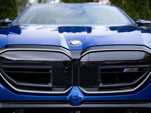 Used 2025 BMW M5 w/ Executive Package image 22