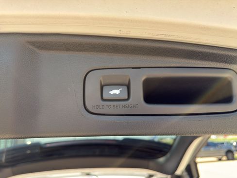 Used 2025 Honda CR-V Sport Touring image 18