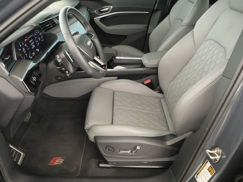 Certified 2024 Audi SQ8 e-tron Premium Plus w/ Black Optic Package AWD/4WD image 24