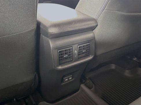 Used 2022 Toyota RAV4 XLE FWD image 34