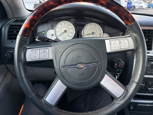 Used 2005 Chrysler 300 C w/ Protection Group II image 17