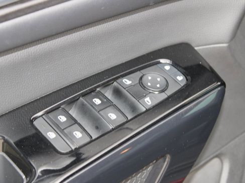 Used 2022 Nissan Pathfinder SV w/ Cargo Package image 22