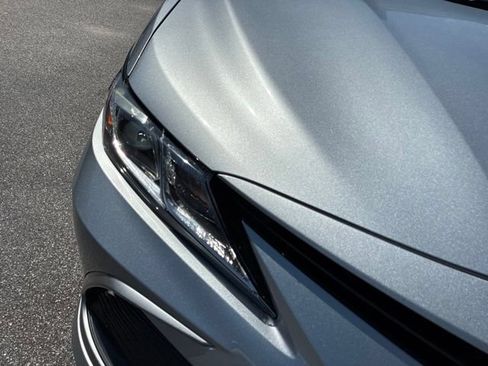 Used 2022 Toyota Camry LE FWD image 9