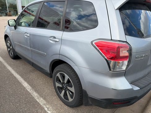 Used 2017 Subaru Forester 2.5i Premium w/ All-Weather Package AWD/4WD image 4