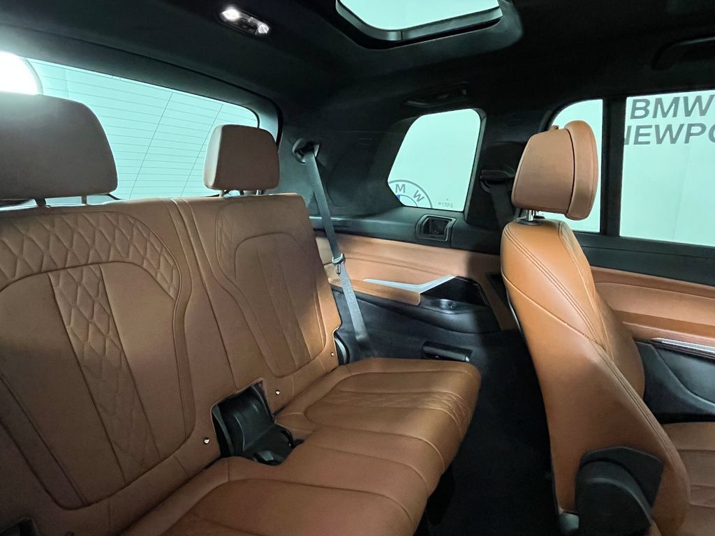 Used 2025 BMW X7 xDrive40i w/ M Sport Package AWD/4WD image 24