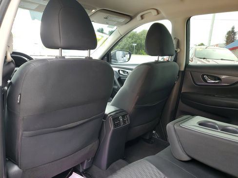 Used 2017 Nissan Rogue SV FWD image 9