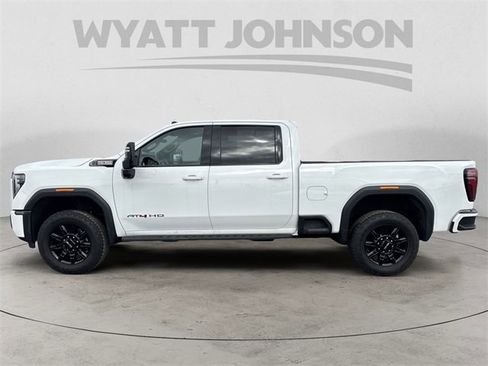 Used 2024 GMC Sierra 2500 AT4 w/ AT4 Premium Plus Package image 2