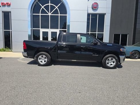 New 2026 RAM 1500 4x4 Crew Cab image 7