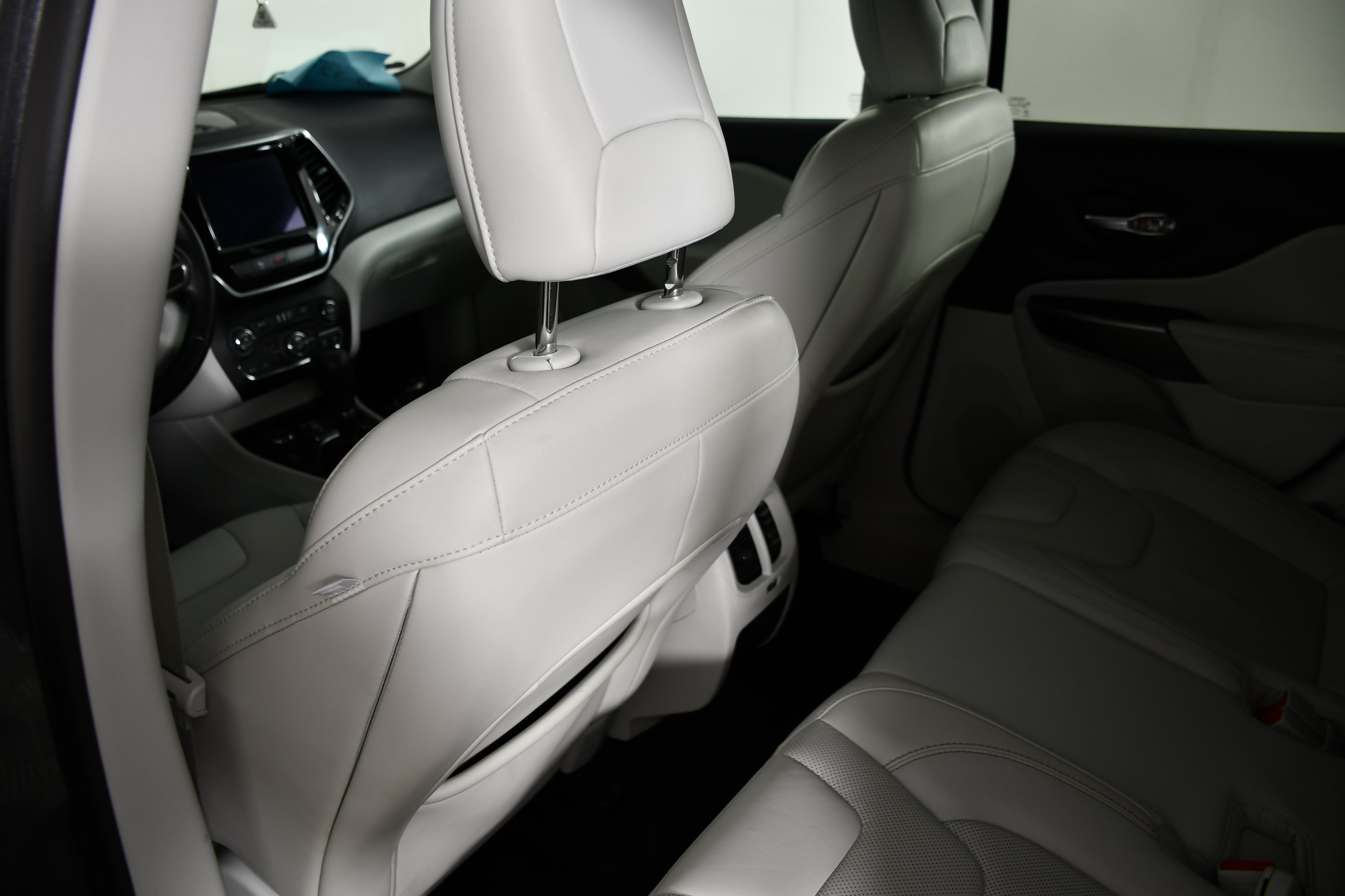 Used 2020 Jeep Cherokee Limited AWD/4WD image 47