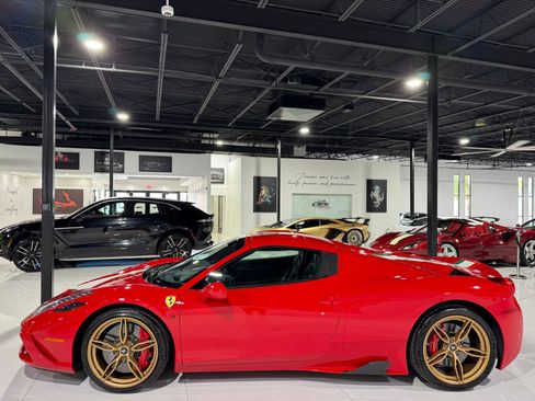 Used 2015 Ferrari 458 Speciale A image 12