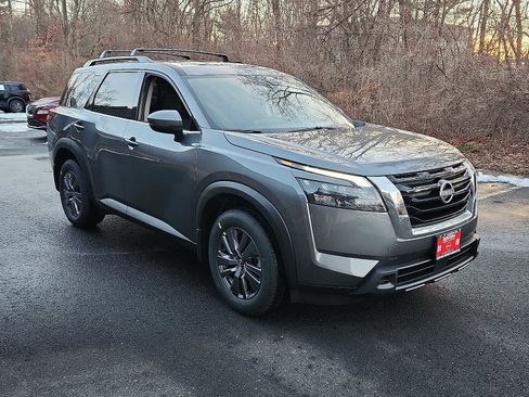 New 2025 Nissan Pathfinder SV w/ SV Premium Package image 2