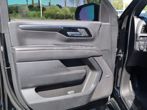 Used 2025 Chevrolet Suburban RST w/ Comfort Package RWD image 19