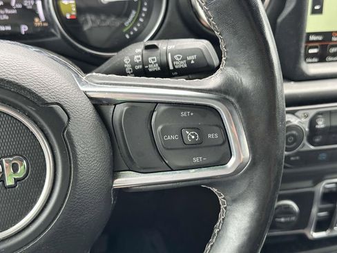 Used 2023 Jeep Wrangler Unlimited Sahara w/ Cold Weather Group image 27