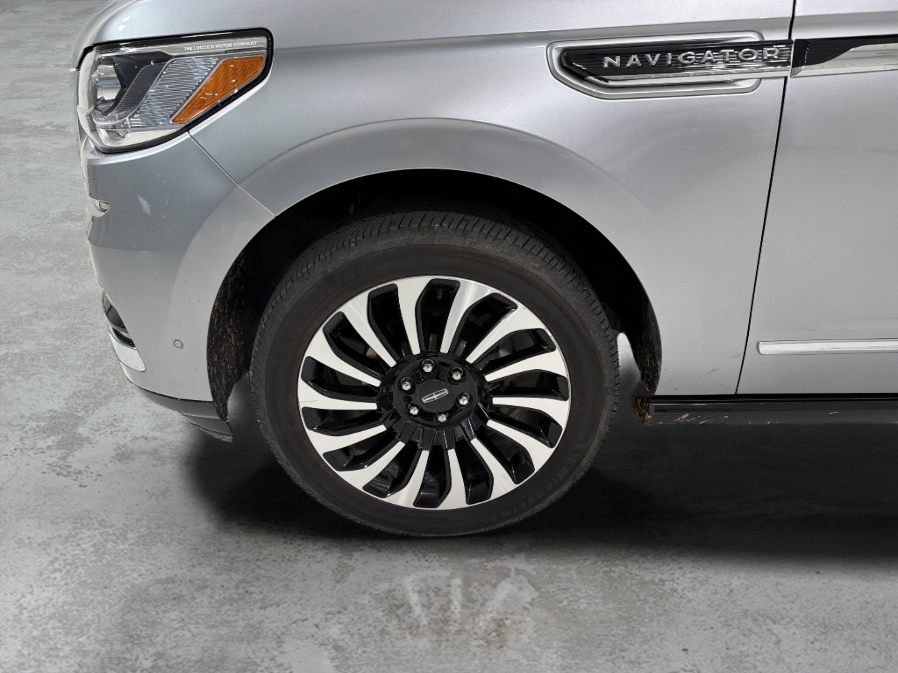 Used 2024 Lincoln Navigator Black Label AWD/4WD image 9