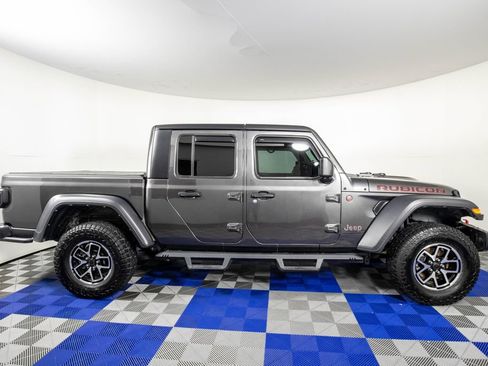 Used 2024 Jeep Gladiator Rubicon w/ Technology Group AWD/4WD image 5