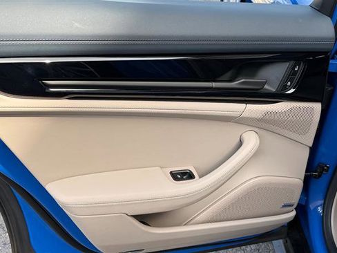 Used 2025 Porsche Panamera 4 image 18