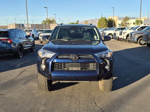 Used 2023 Toyota 4Runner SR5 AWD/4WD image 11