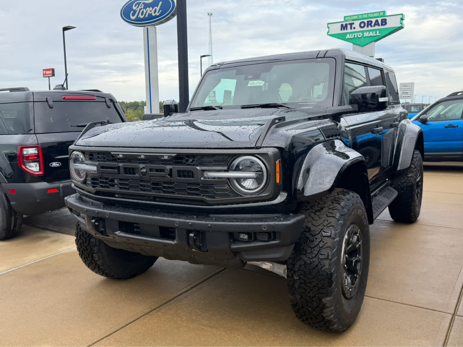 New 2026 Ford Bronco Raptor AWD/4WD image 1