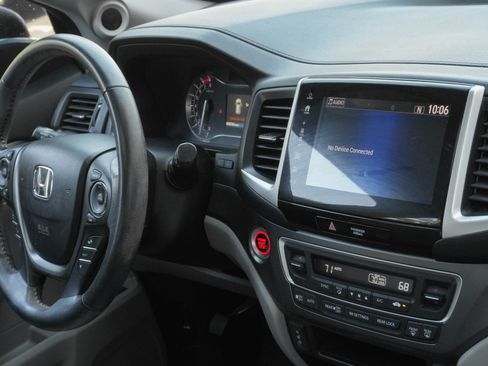 Used 2017 Honda Pilot EX-L image 8