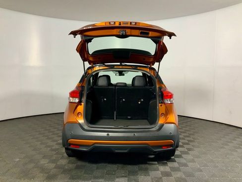 Used 2020 Nissan Kicks SR w/ SR Premium Package FWD image 8