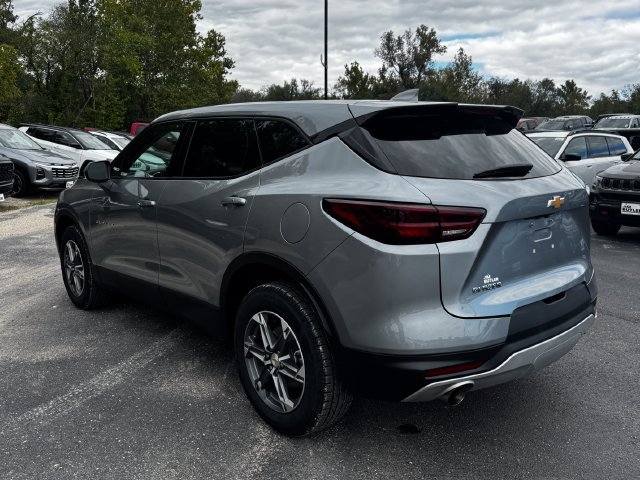 Used 2025 Chevrolet Blazer LT FWD image 5