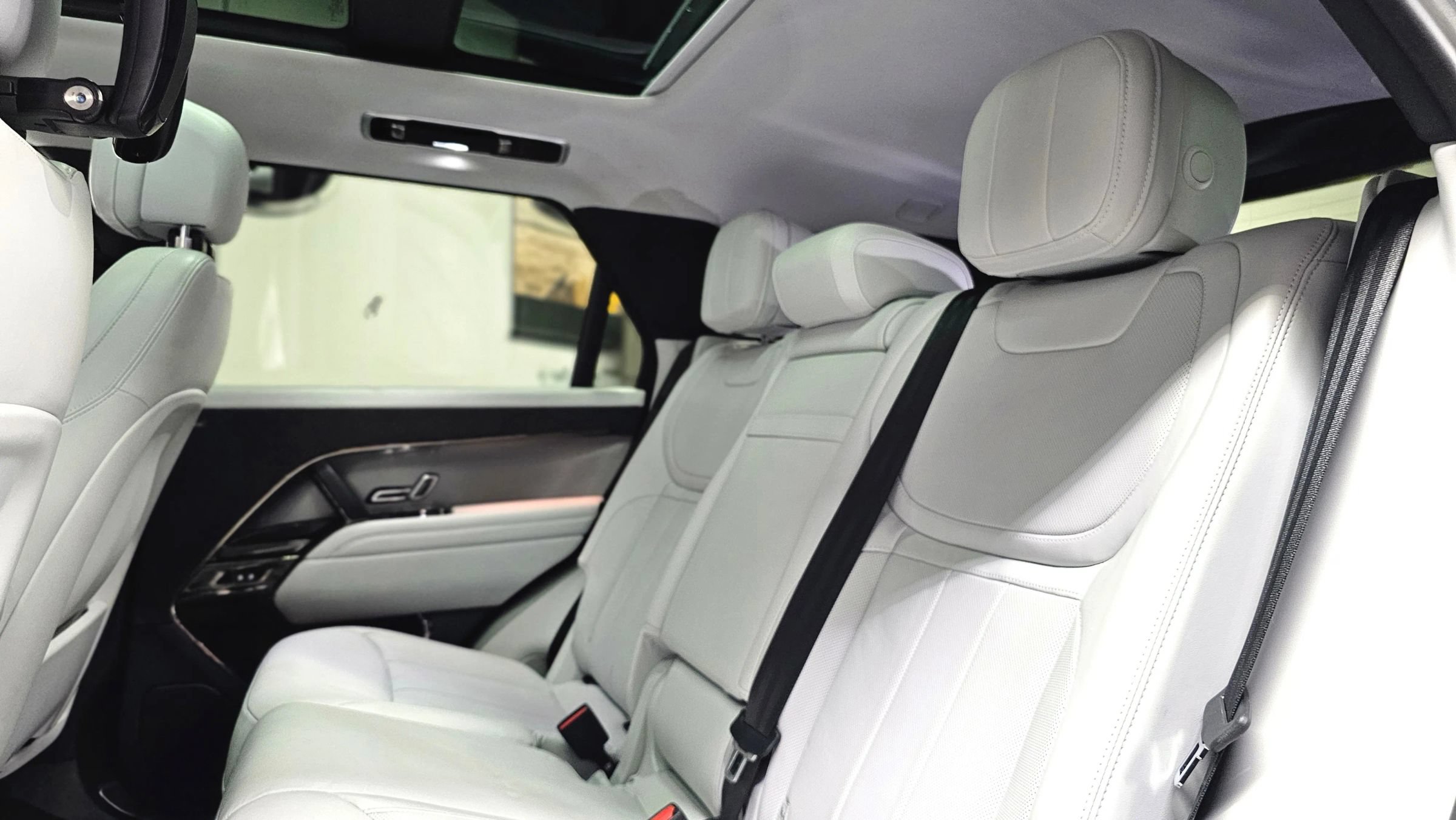 Used 2023 Land Rover Range Rover Sport SE AWD/4WD image 35