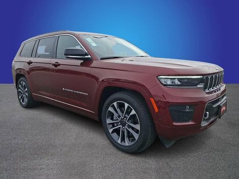 Used 2024 Jeep Grand Cherokee L Overland w/ Luxury Tech Group IV AWD/4WD image 3