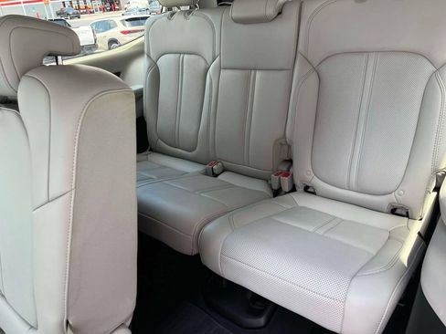 Used 2024 Jeep Wagoneer Series II w/ Flexible Seating Group RWD image 17