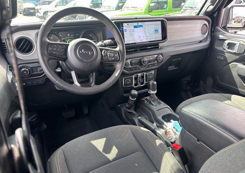 Used 2024 Jeep Wrangler Unlimited w/ Technology Group AWD/4WD image 13