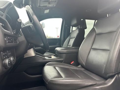 Used 2023 Chevrolet Suburban Z71 image 10