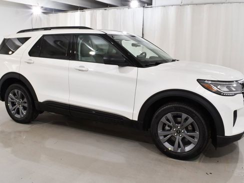 New 2026 Ford Explorer Active w/ Active Comfort Package image 5