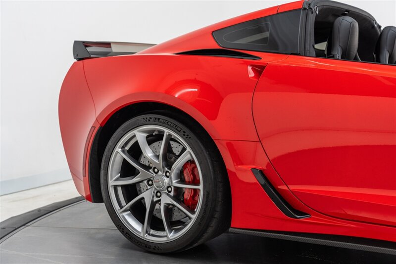 Used 2018 Chevrolet Corvette Z06 RWD image 24