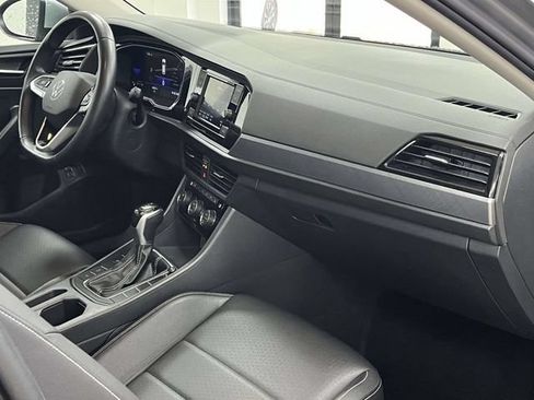 Used 2024 Volkswagen Jetta SE FWD image 27