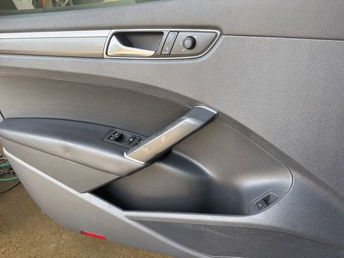 Used 2018 Volkswagen Passat 2.0T R-Line image 22