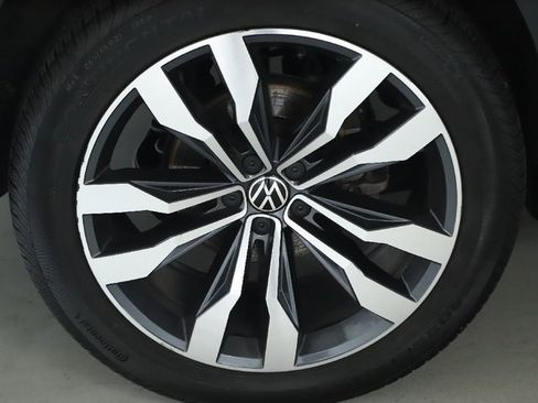 Used 2023 Volkswagen Atlas SEL Premium image 44