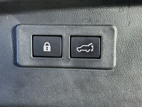 Used 2025 Subaru Outback Premium image 29