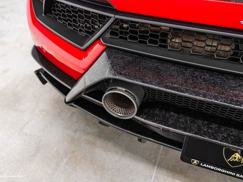 Used 2018 Lamborghini Huracan Performante AWD/4WD image 21
