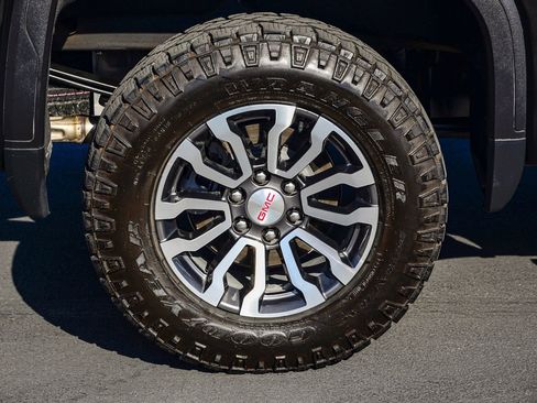 Used 2023 GMC Sierra 1500 AT4 w/ Technology Package image 9