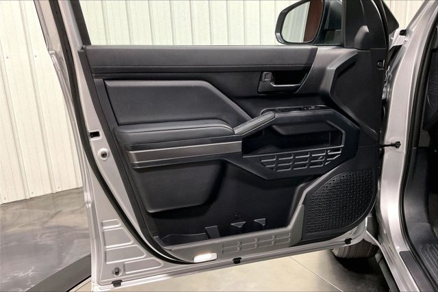 Certified 2025 Toyota 4Runner SR5 AWD/4WD image 24