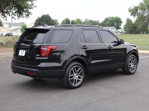 Used 2017 Ford Explorer Sport AWD/4WD image 4