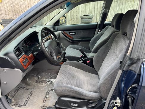 Used 2004 Subaru Outback Wagon image 20