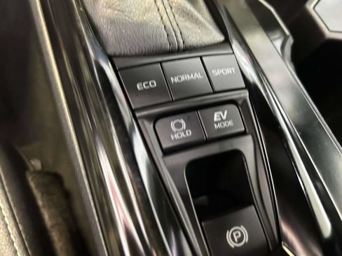 Certified 2025 Toyota Camry SE FWD image 22