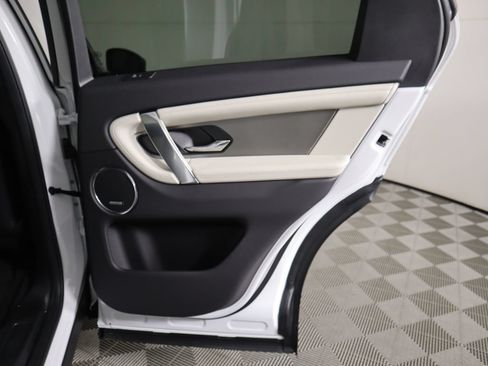 Certified 2025 Land Rover Discovery Sport Dynamic SE AWD/4WD image 29